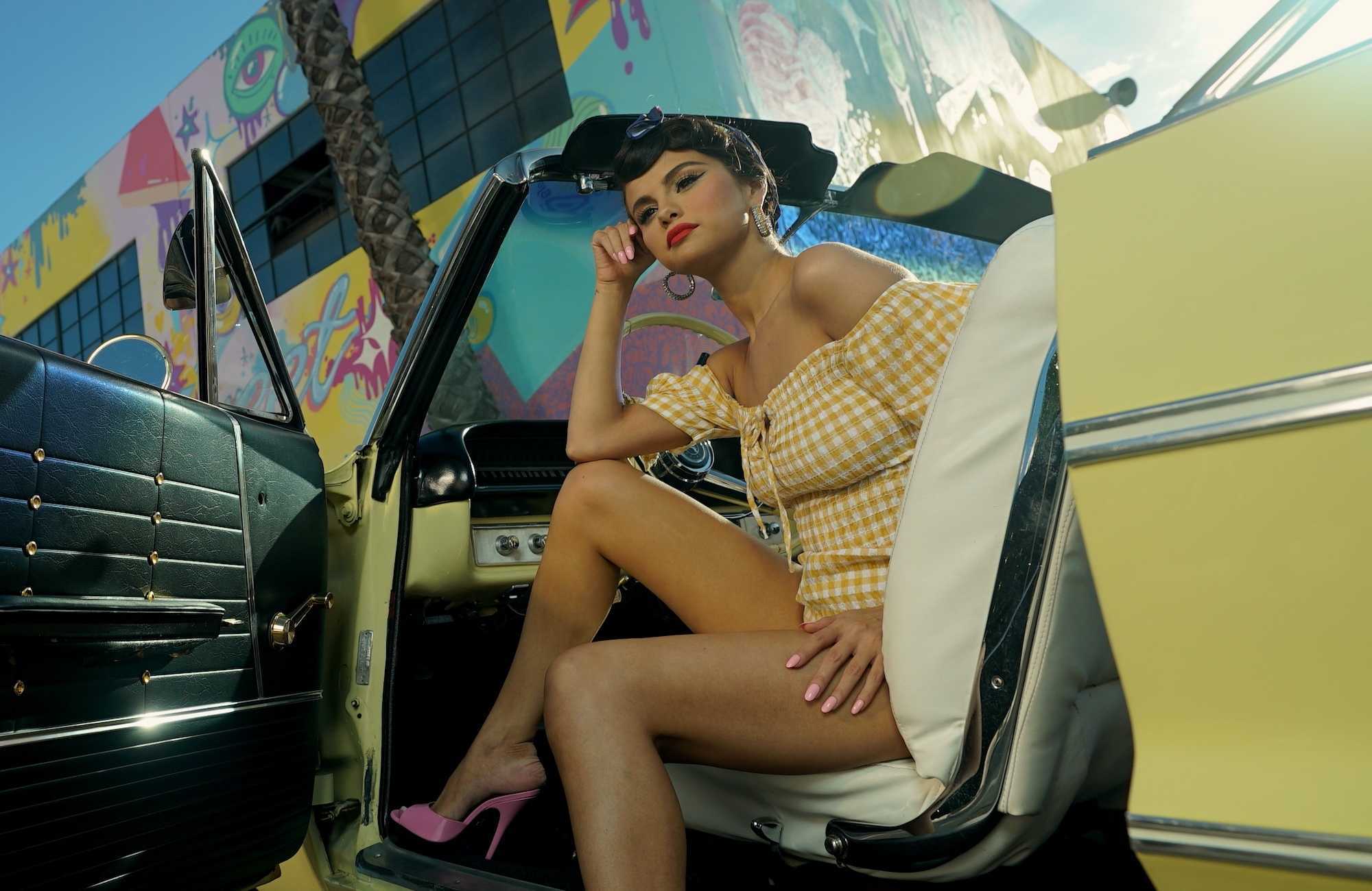 Как папа делает дочке прическу пылесосом