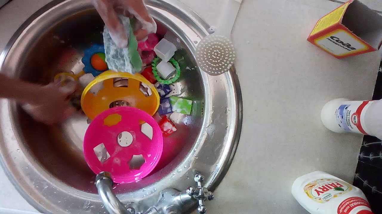 Плесень на слайме: причины, способы борьбы, профилактика