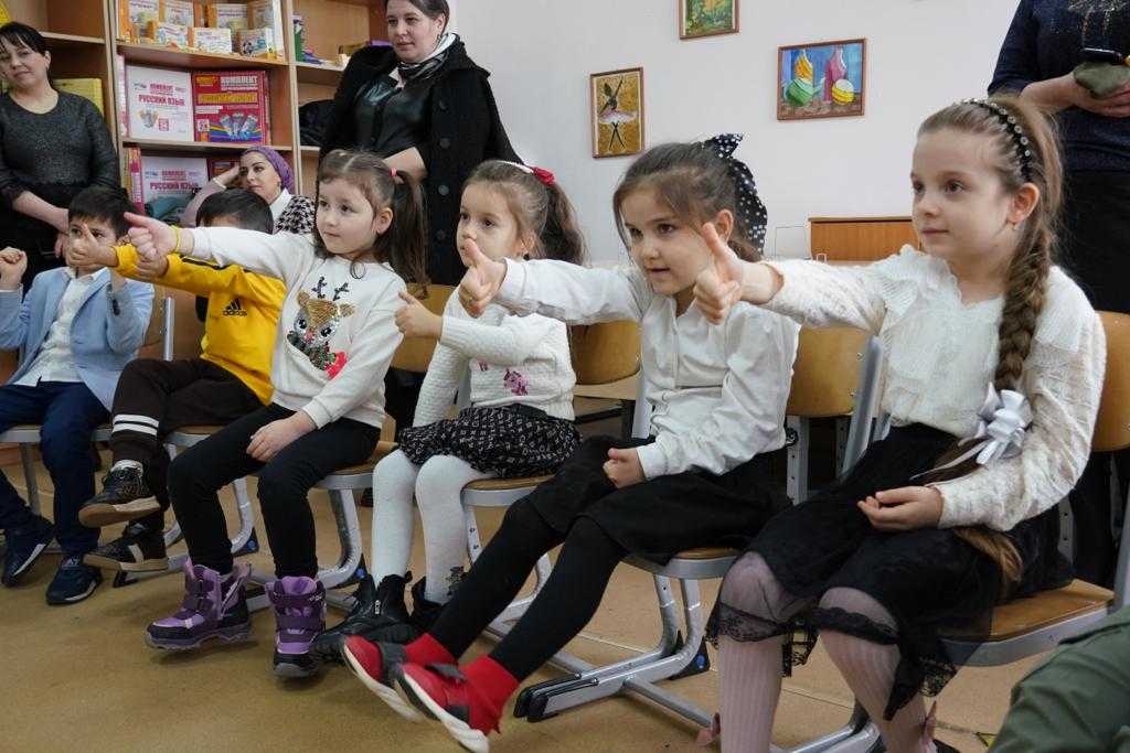 Интернет и дети. объясняем правила безопасности в сети.