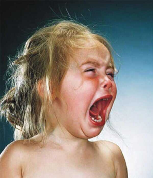 Ребенок постоянно плачет и манипулирует: что делать? как его успокоить? как избавиться от этой манипуляции?