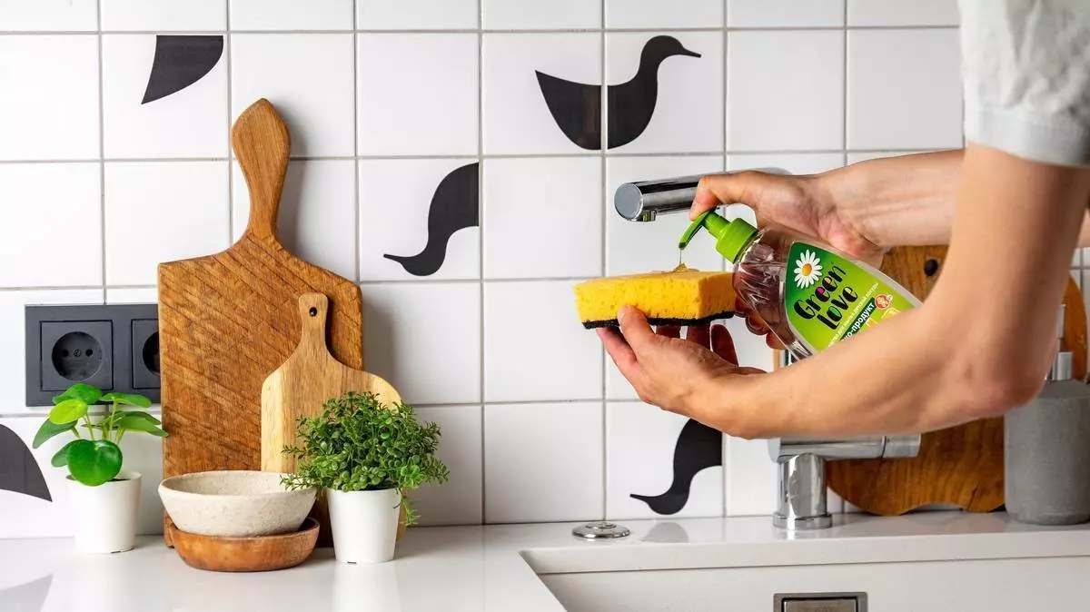 Как вымыть изнутри куклы плесень?