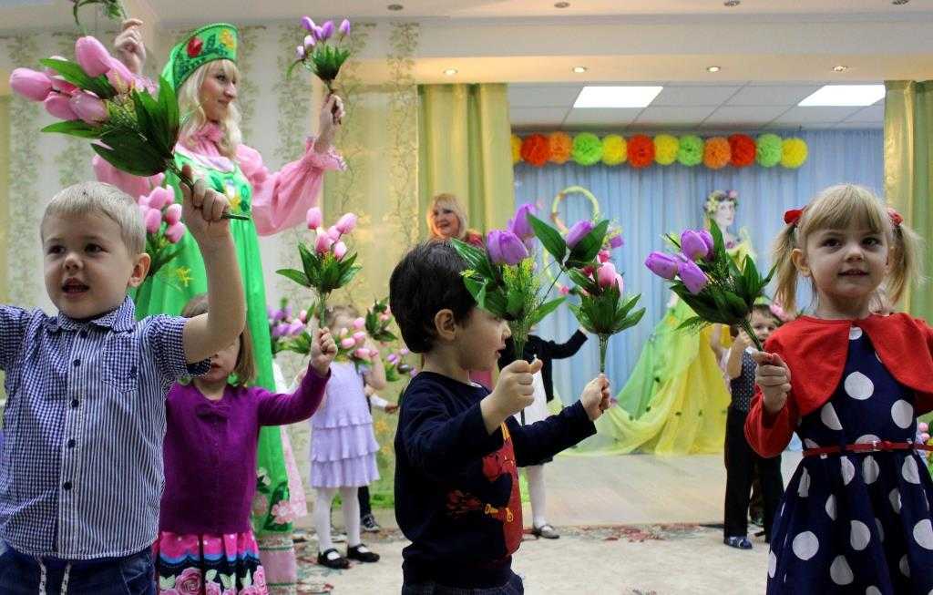 8 марта: история праздника, традиции, идеи подарков и многое другое