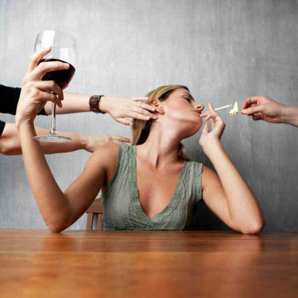 6 знаменитых пар, которые расстались после помолвки