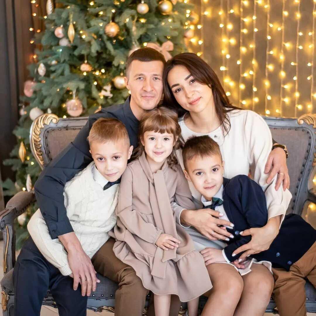 Смотрите, как ловко папы делают прически дочкам пылесосом