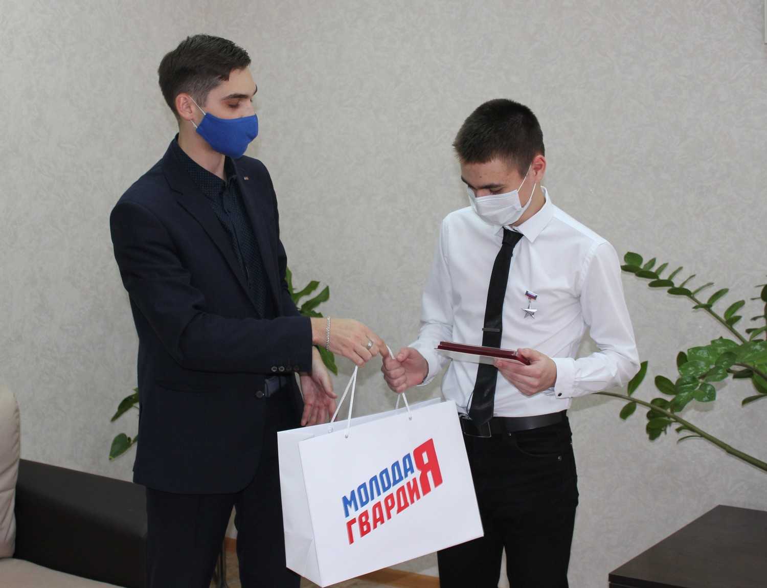 «девушка в доме убийцы»: сюжет и подробности о фильме, в котором главная героиня рискует жизнью, чтобы спасти ребенка