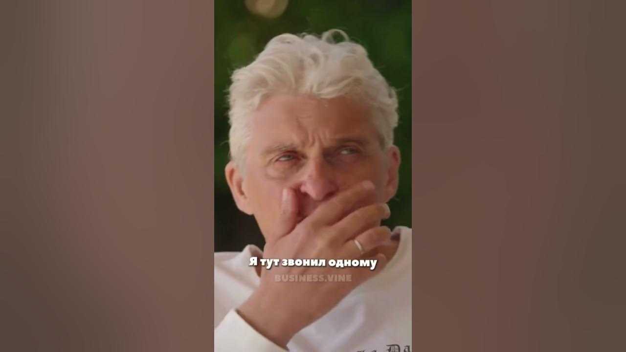 Предприниматель Олег Тиньков станцевал с мамой на ее 80-летнем юбилее