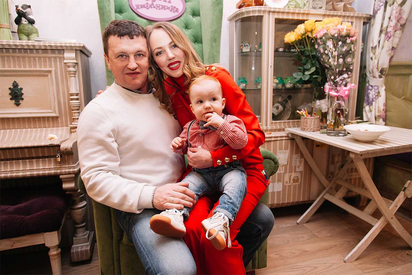 Галина Боб показала детские фото с младшей сестрой