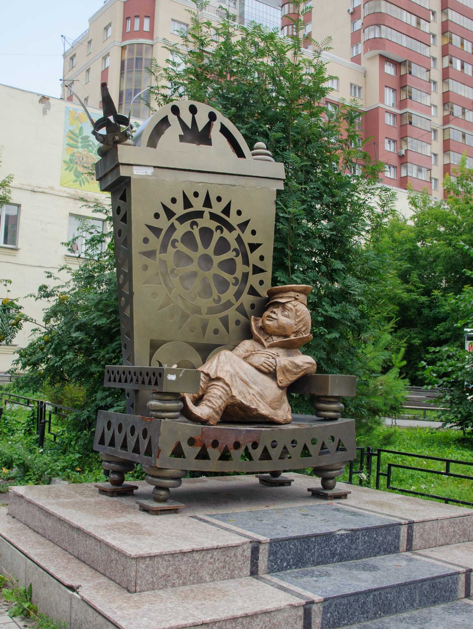Что посмотреть на каникулах или в отпуске? памятники мамам и малышам