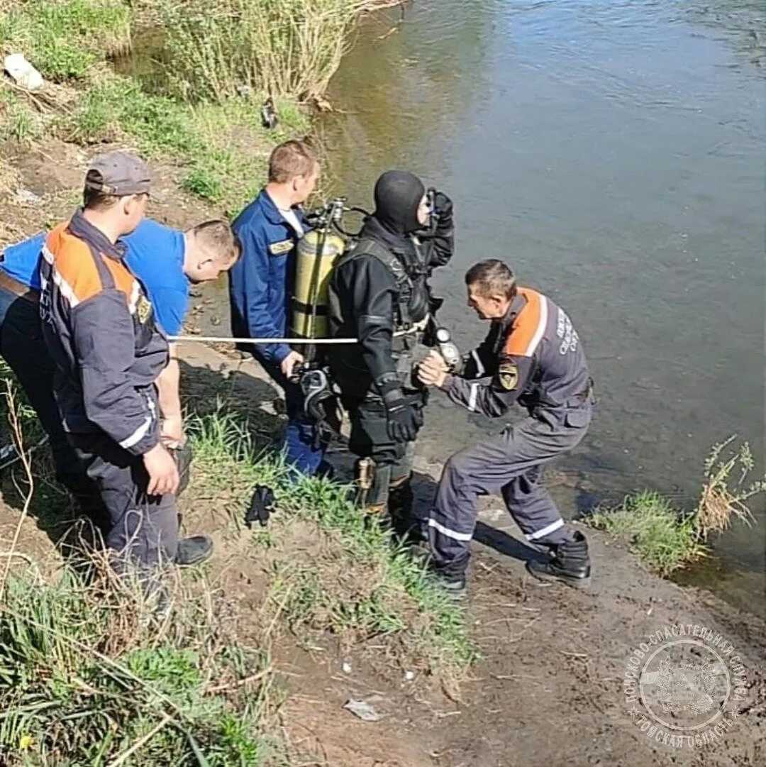 В чем лучше всего 4-летнему ребёнку плавать в море или бассейне? на кругу, в жилете или нарукавниках? - я happy mama