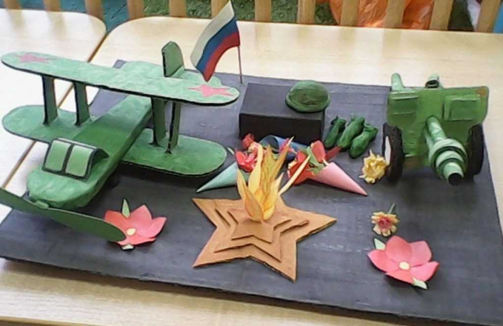 Поделка к 23 февраля своими руками: фото, видео, примеры и макеты