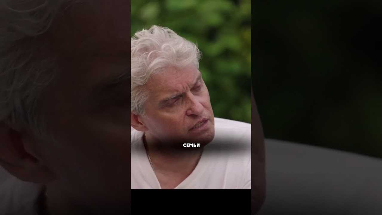 Предприниматель Олег Тиньков станцевал с мамой на ее 80-летнем юбилее