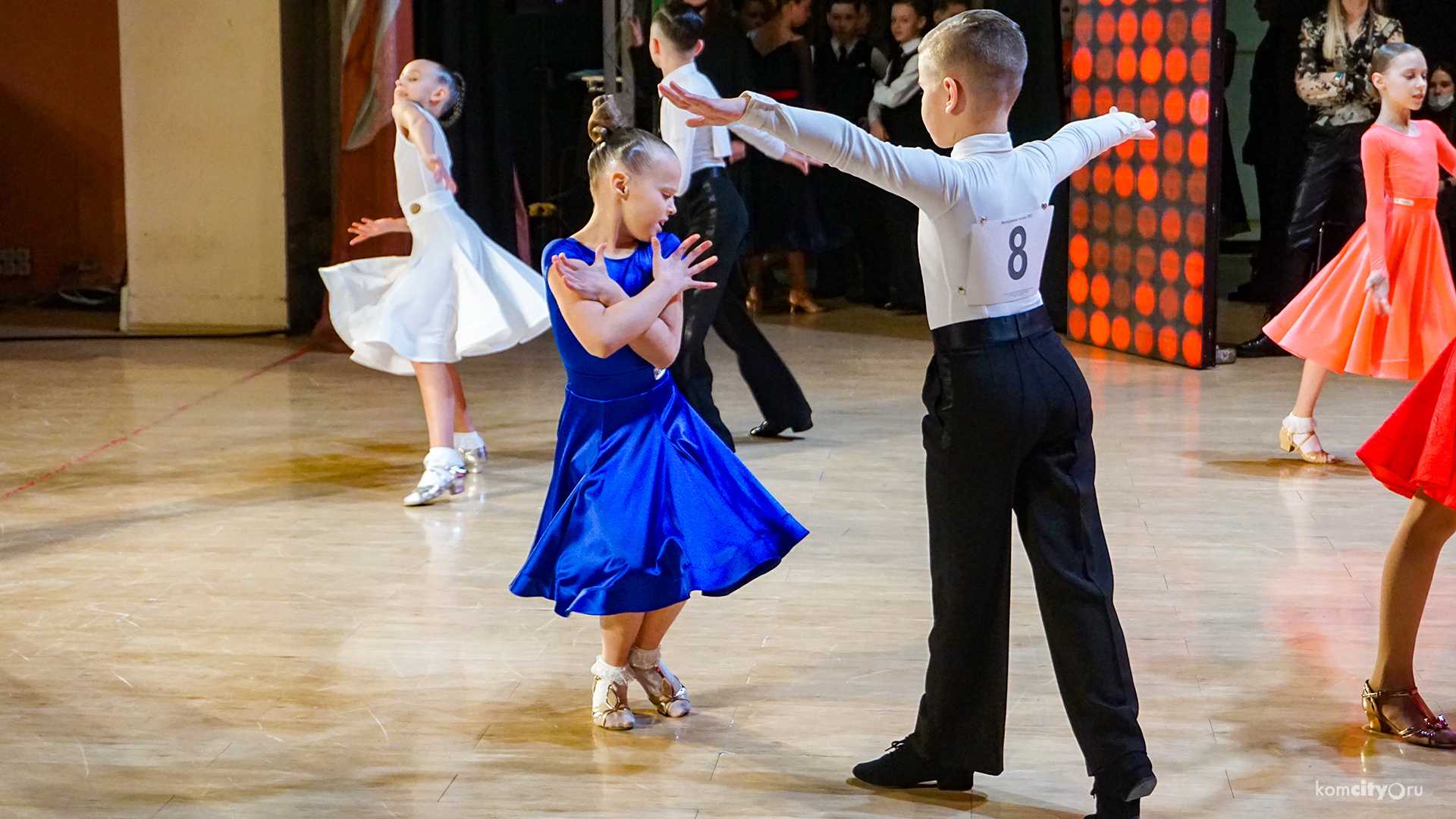 Спортсменка, певица и модель саша жулина: что мы знаем о дочери татьяны навки. певица алексия: "не хочу, чтобы меня представляли как дочь татьяны навки" певица алексия дочь татьяны навки