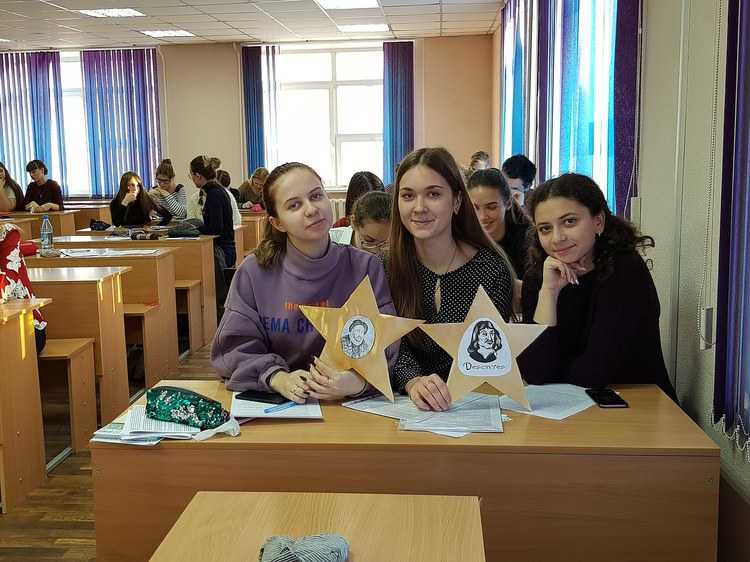 12 моментов, в которых учителя так похожи на знаменитостей