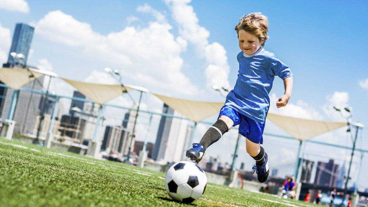 Почему стоит отдать детей в футбольную секцию