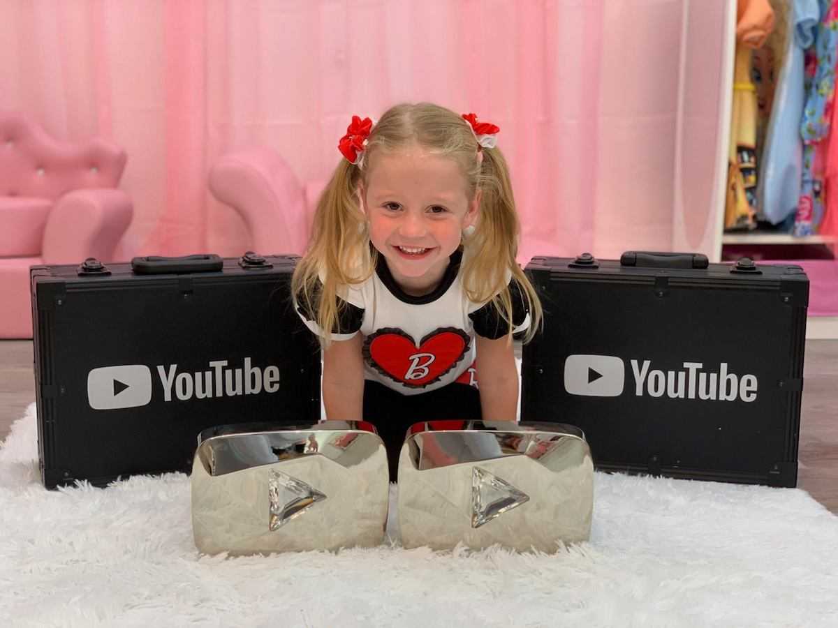10 лучших роликов youtube, набравших более миллиарда просмотров