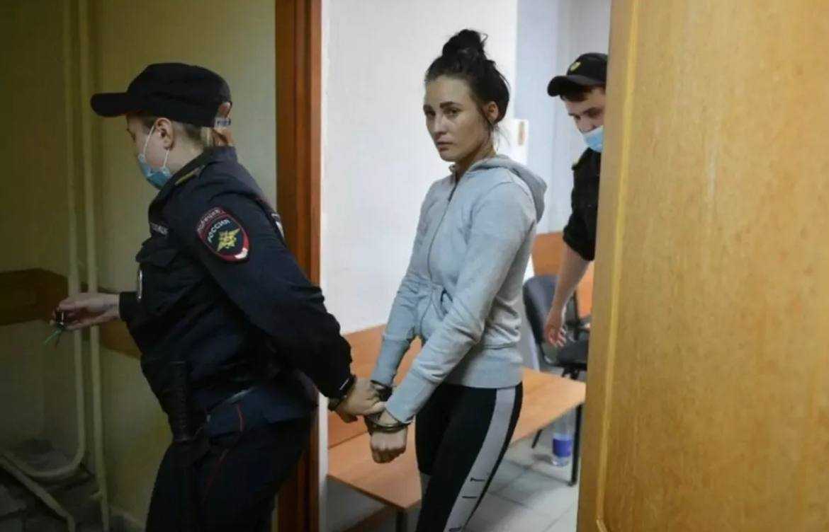 Девушка лейла забеременела в 16 лет
