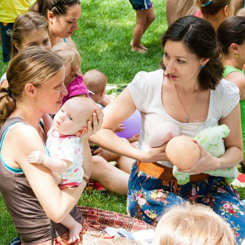 Петербургские мамы о кормлении грудью в музеях: с запретами не сталкивались